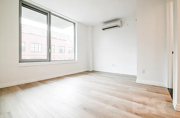 Rented by EXR | media 4