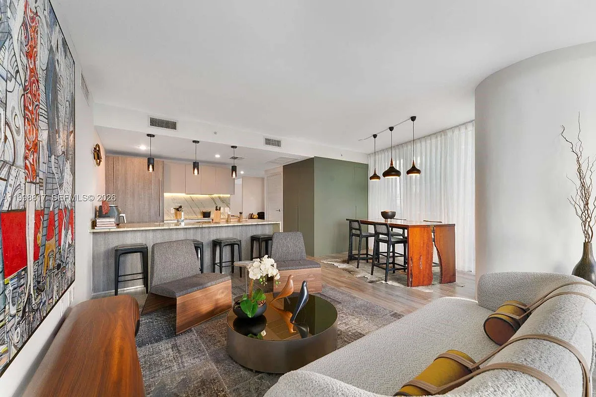 Building Photo - 801 S Miami Ave #3804