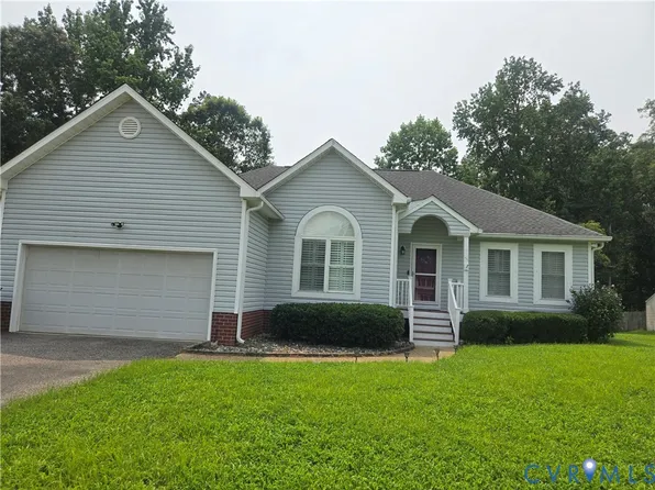 12812 Winfree St, Chester, VA 23831