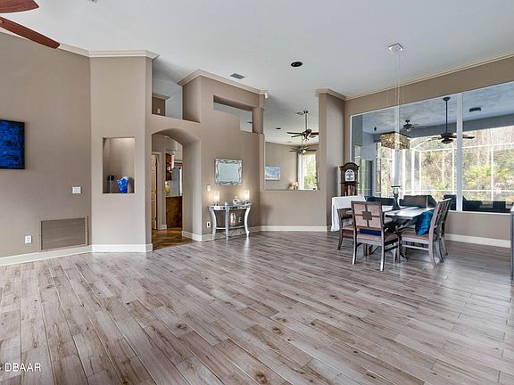 5th image of 42 Gale Ln