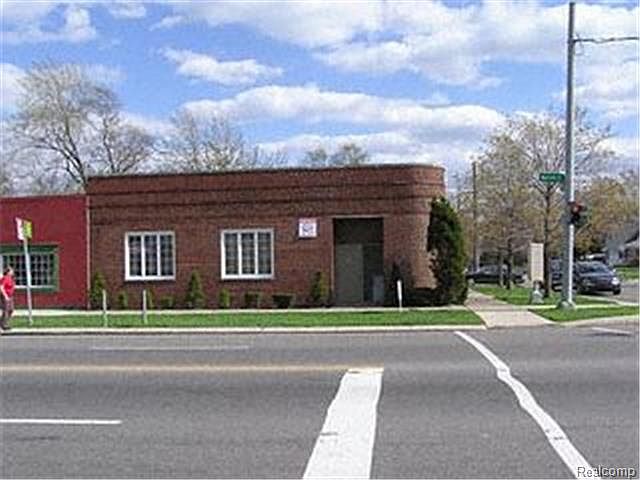 1st image of 17800 E Warren Ave