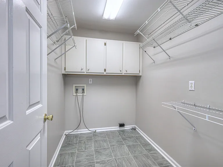 405 Sandi Ct — Photo 17