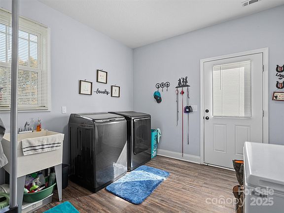 29th image of 303 Johnson Farm Rd