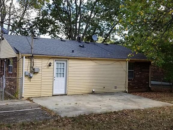 3rd image of 364 E Tiverton Way
