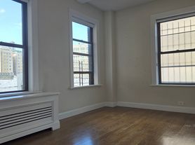 211 W 106th St