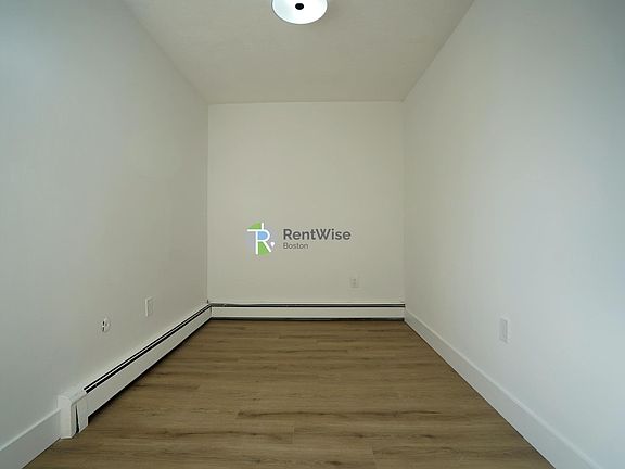 2nd image of 745 E 6th St APT 19