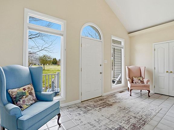 4th image of 107 Sunset Cove Ln