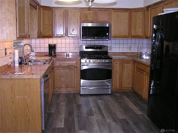3rd image of 2439 Arthur Ave