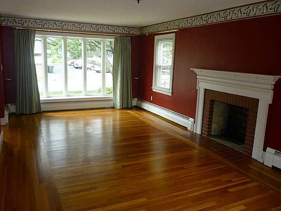 3rd image of 400 Dover Ave