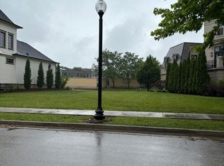 1902 Rhettsbury St, Carmel, IN 46032