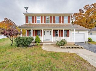 22 Hadley Ct, Springfield, MA 01119