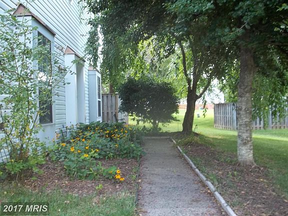 3rd image of 6073 Trident Ln