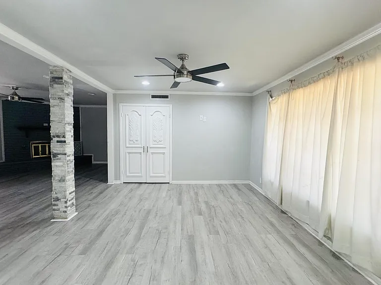 2018 Douglas Dr — Photo 3
