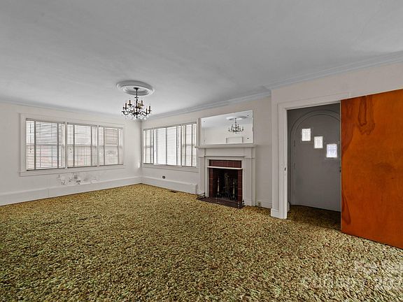 4th image of 211 S Leslie St
