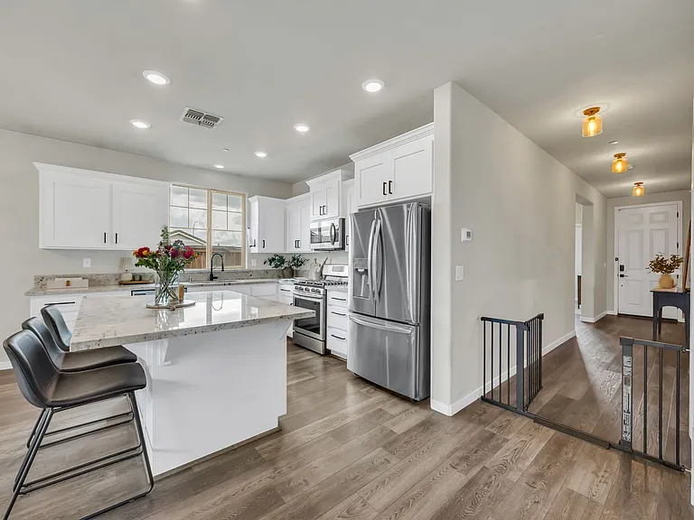 800 Daggerwing Ct — Photo 12