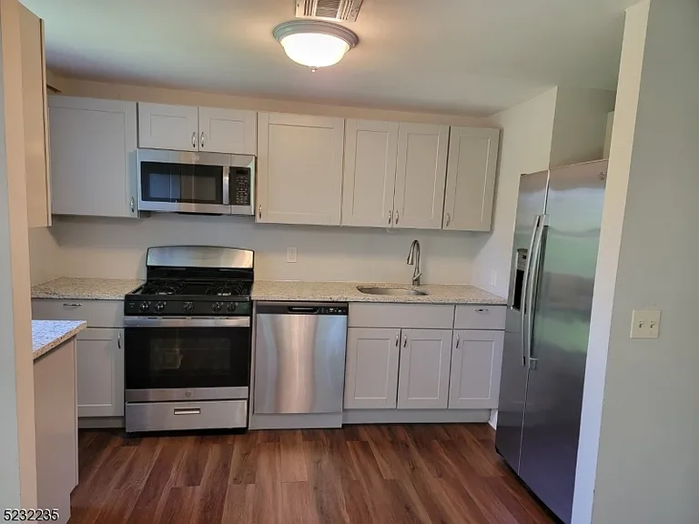 223 Halsey Rd #3 — Photo 9
