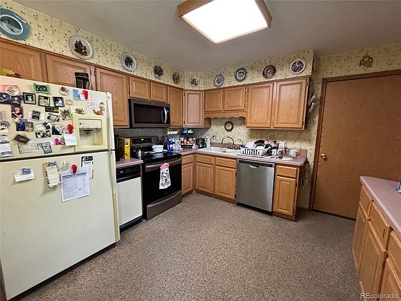 4th image of 759 S 12th Avenue