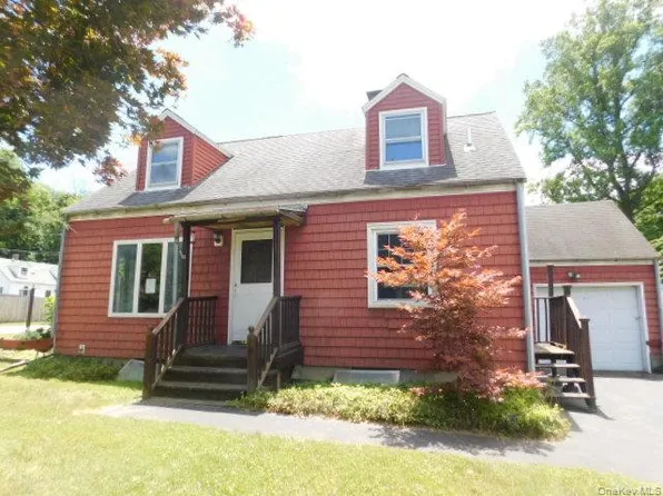 20 Farm Lane, Hyde Park, NY 12538