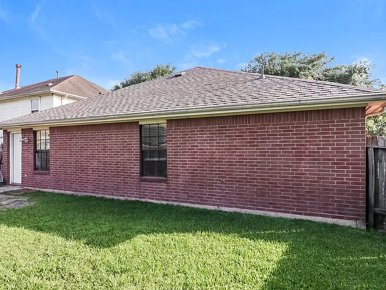 6618 Sutton Meadows Dr — Photo 16