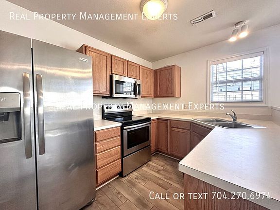 2nd image of 9620 Littleleaf Dr