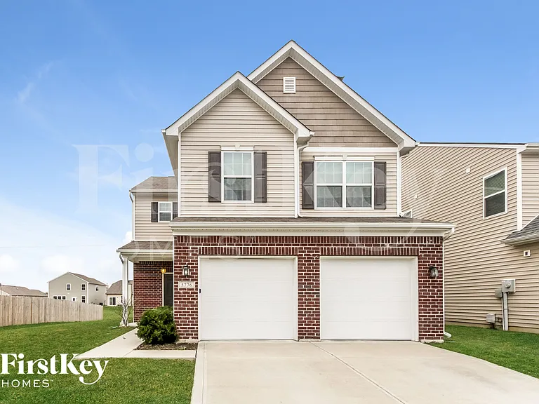 5776 Bluff View Ln — Photo 1