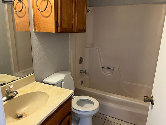 3rd image of 917 Quetzal St APT 1