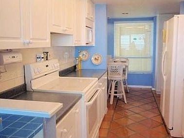 5th image of 2620 Cove Cay Dr Unit 1004