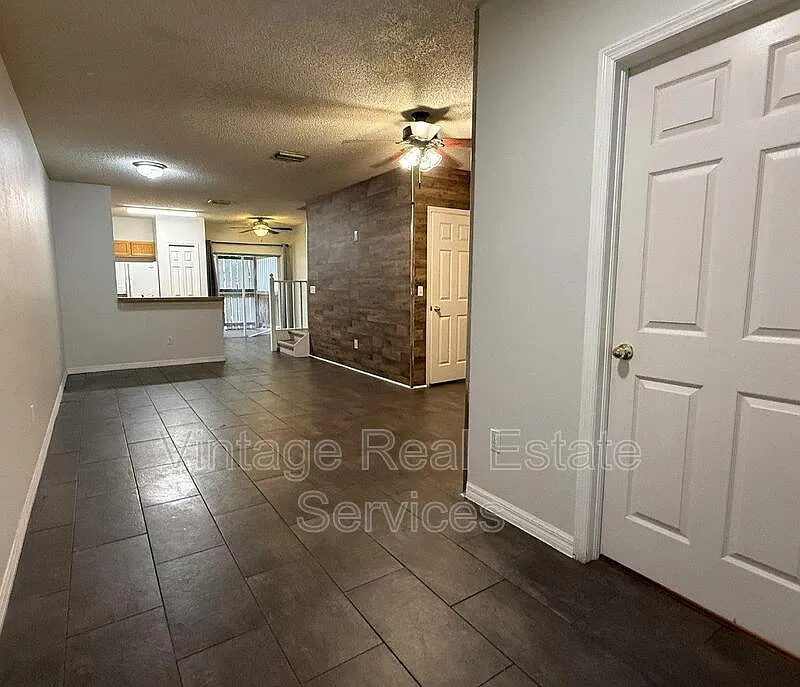 3 bed, 3.0 bath, $1,700 — Photo 2