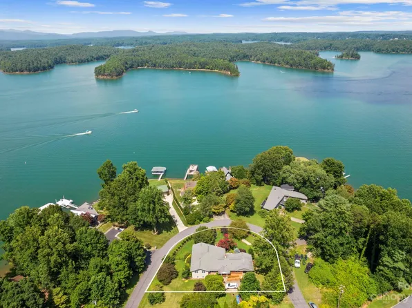 6338 N Shore Dr, Nebo, NC 28761