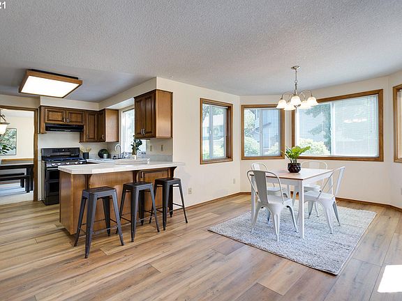 4th image of 13450 SW Lancewood St