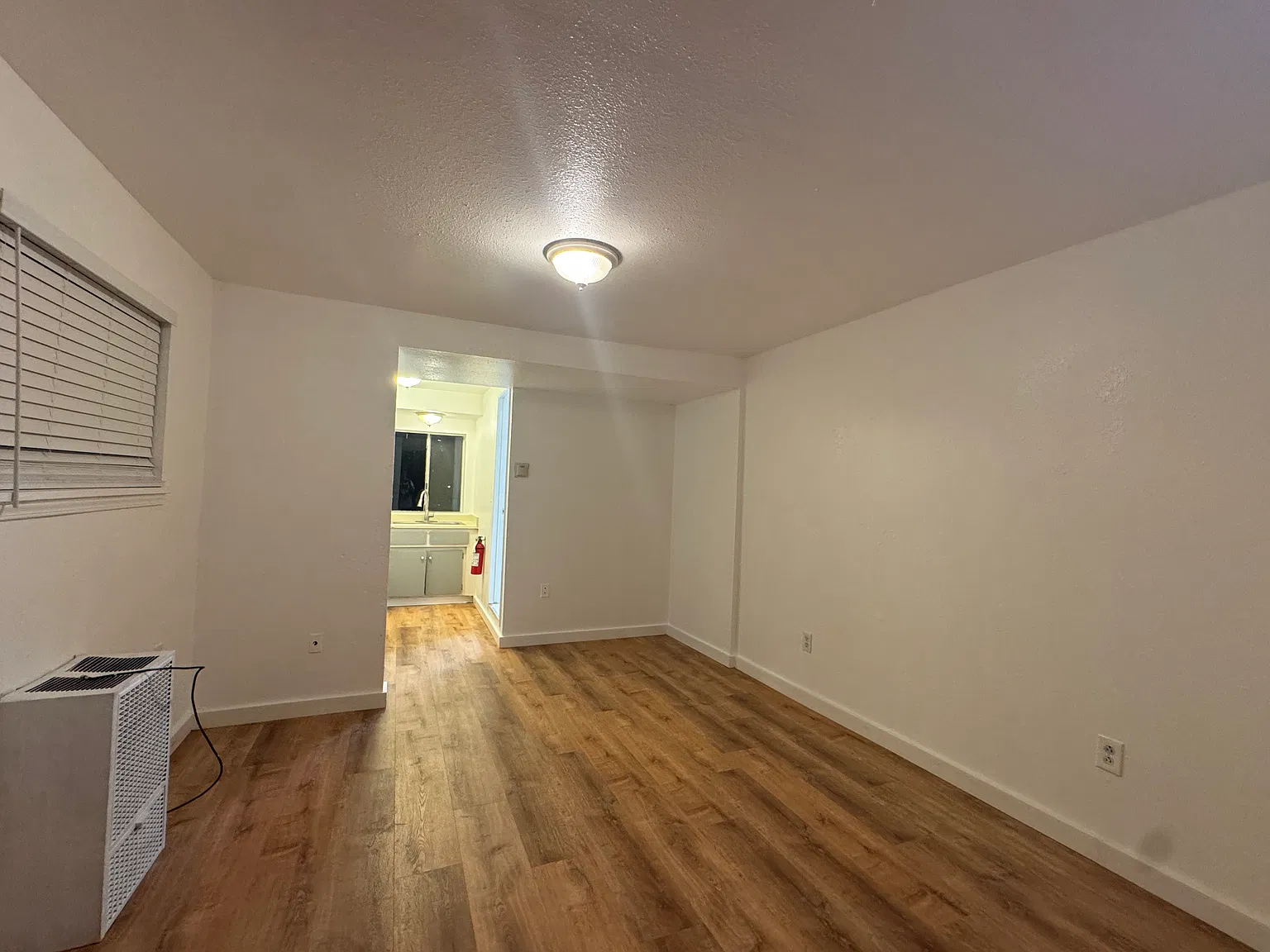 Studio, 350 sqft, $825 — Photo 2