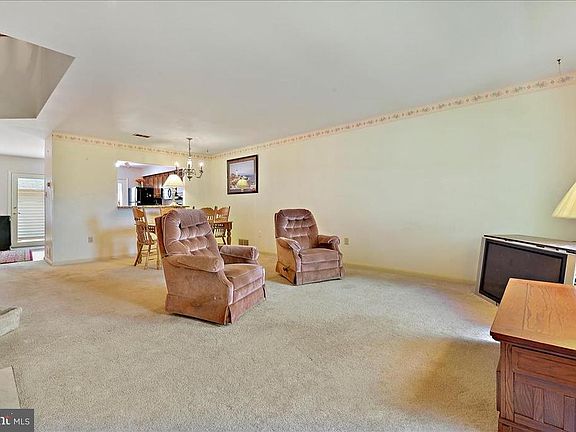 5th image of 5550 Moreland Ct