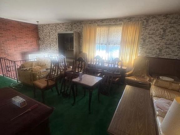 5th image of 222 Webster Way