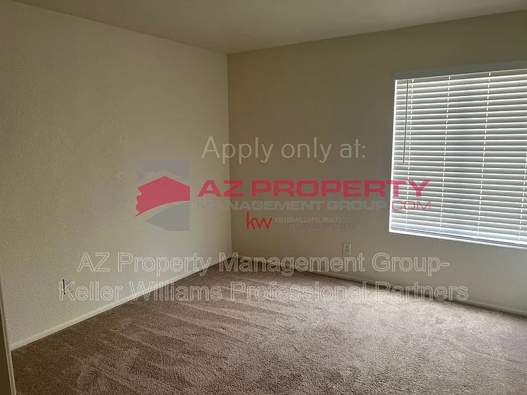 6033 W Golden Ln — Photo 8