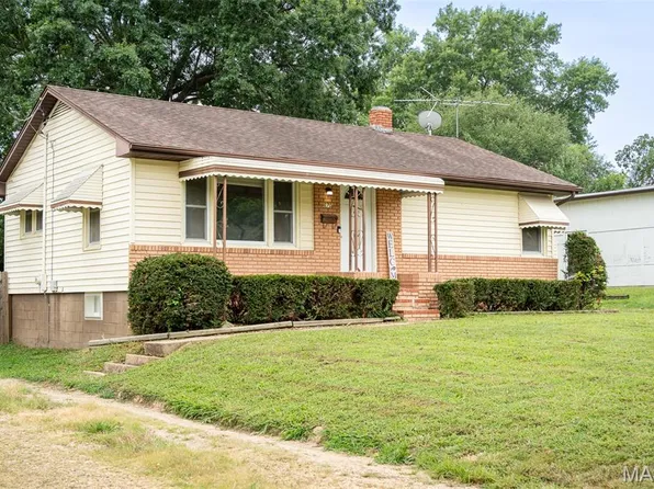 670 Meadow Dr, Saint Clair, MO 63077