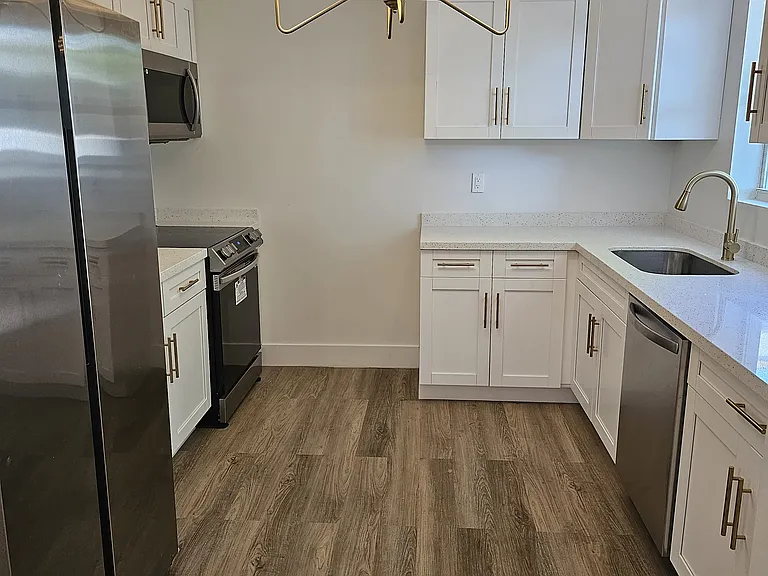 1915 Normandy Dr — Photo 18