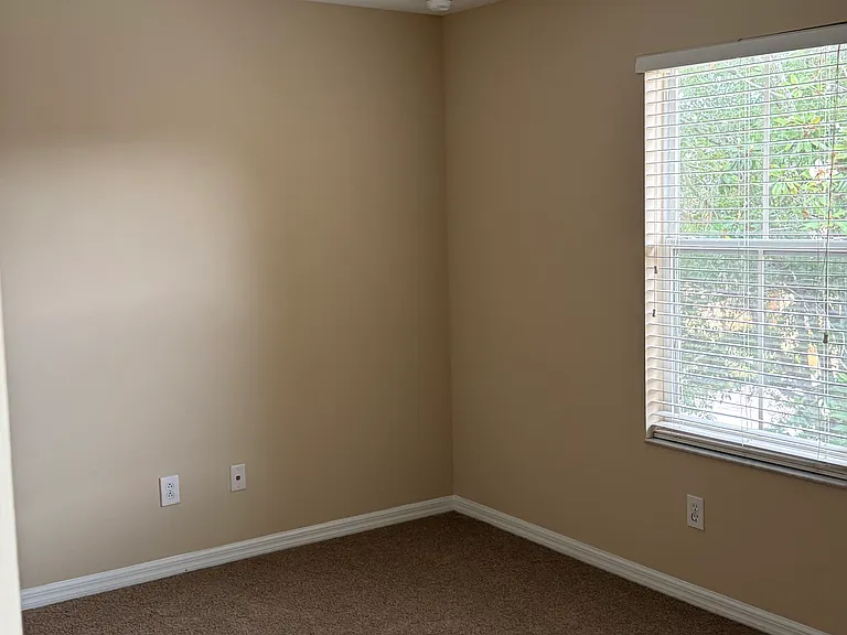 3151 Retreat View Cir — Photo 11