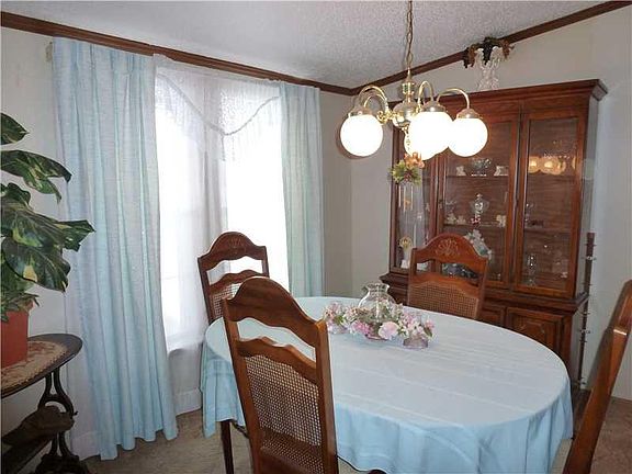 5th image of 24905 Hillcrest Dr