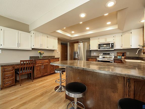 5th image of 6001 W 32nd St