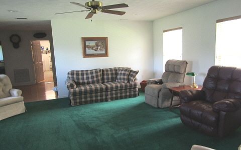 5th image of 251 Thurman Ave