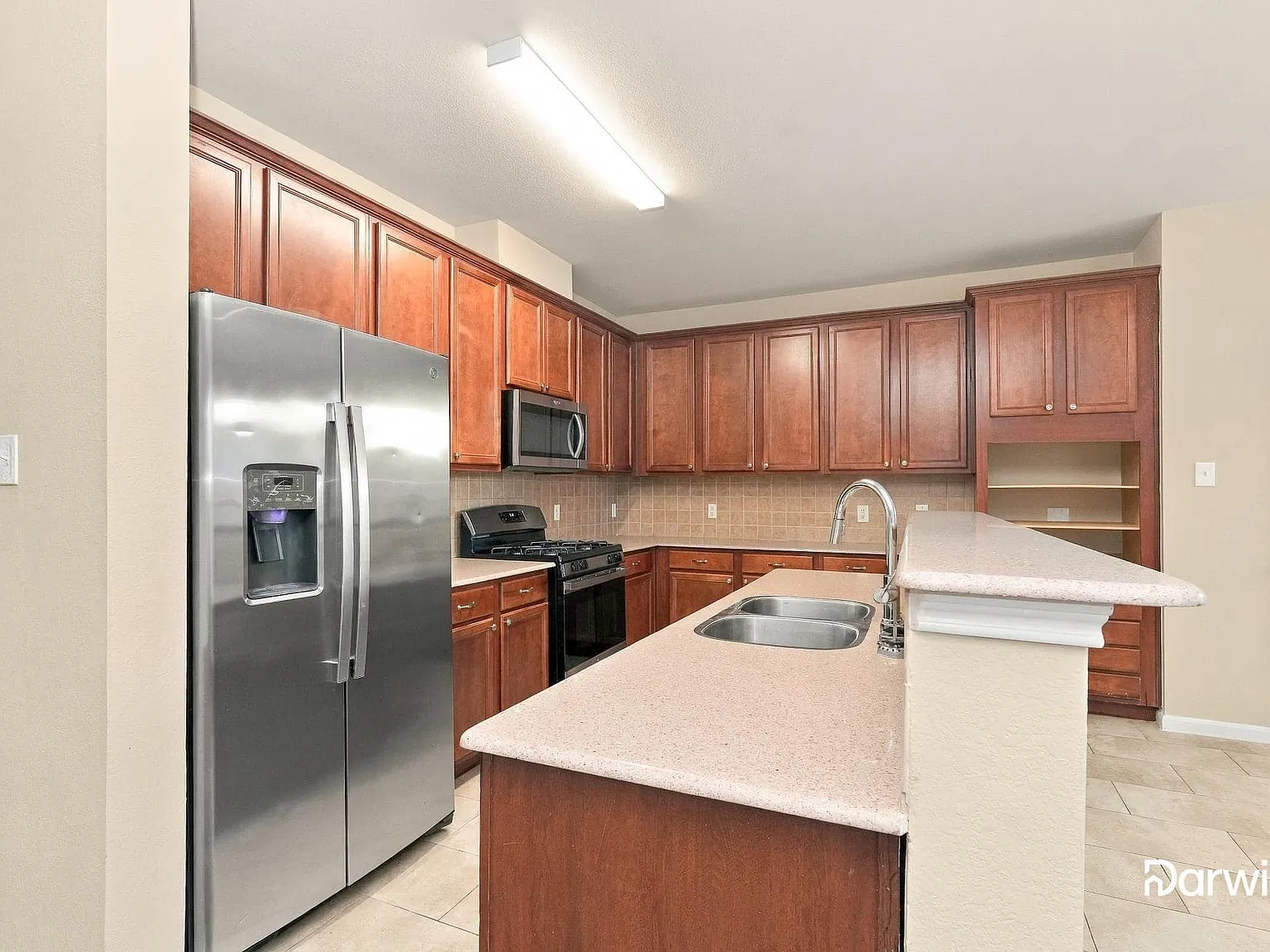 5 bed, 2.5 bath, 3500 sqft, $2,445 — Photo 2