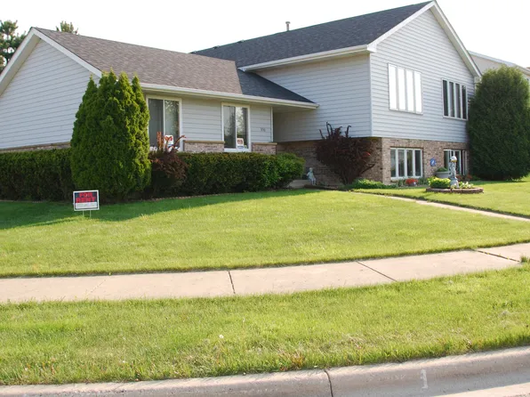 3150 E Newcastle Ct, Waukegan, IL 60087