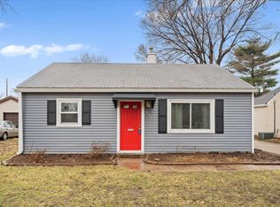 292 S 14th St, Wood River, IL 62095