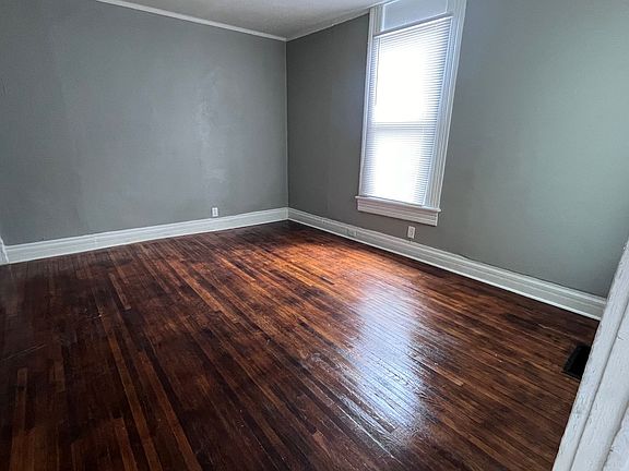 5th image of 2415 Charles St