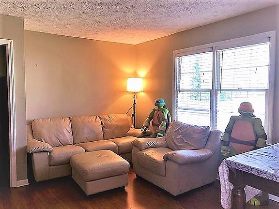 4th image of 498 Brookview Trl