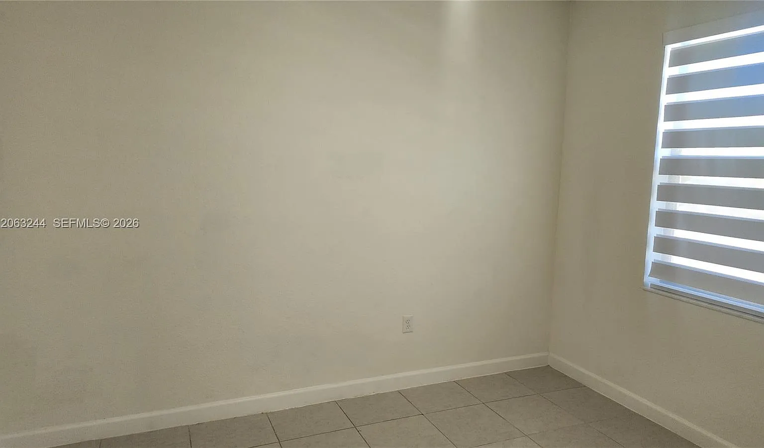 3 bed, 3.0 bath, 1328 sqft, $2,900 — Photo 3