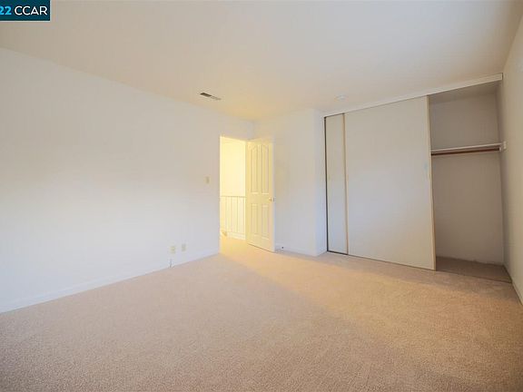 5th image of 2129 Ascot Dr APT 3