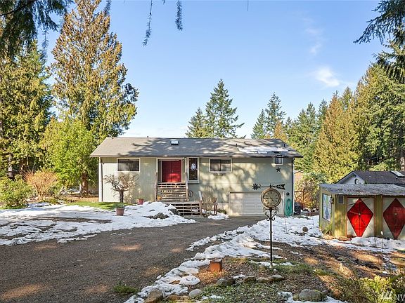 3rd image of 21 E Forest Dr