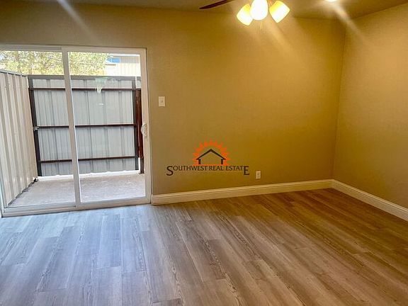 3rd image of 1025 W 18th St #27