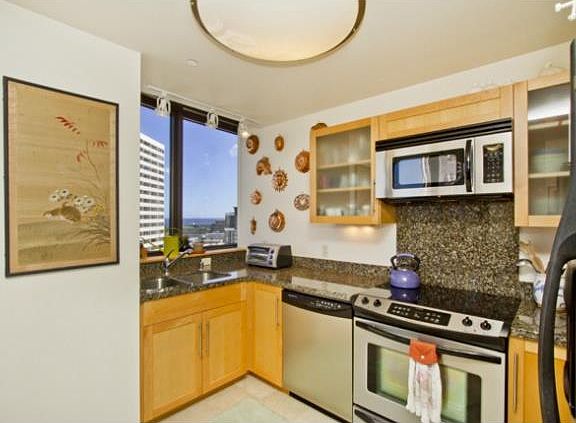 4th image of 600 Queen St APT 1811